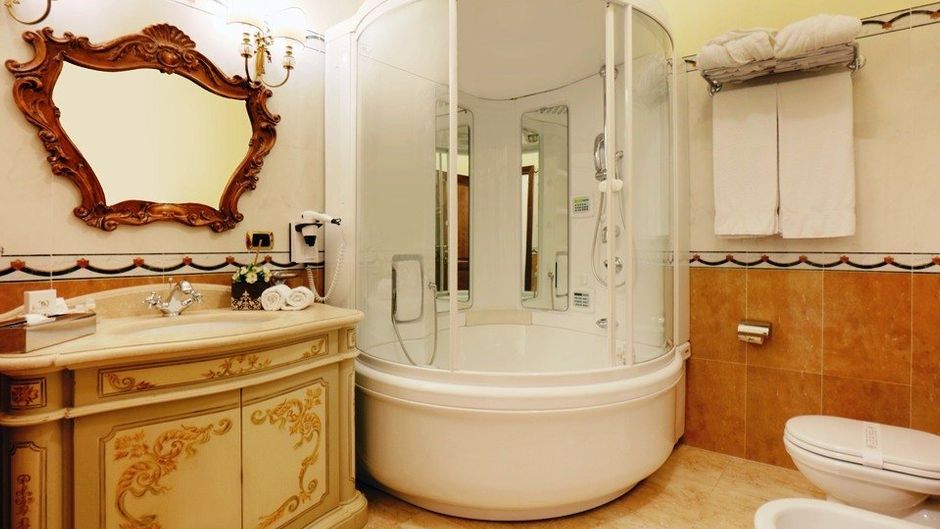 Grand Hotel President Suite