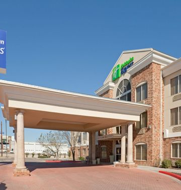 Holiday Inn Express & Suites Eagle Pass