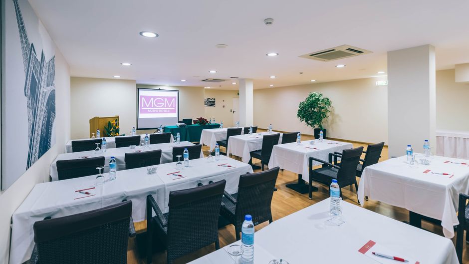 Hotel Raga Meeting