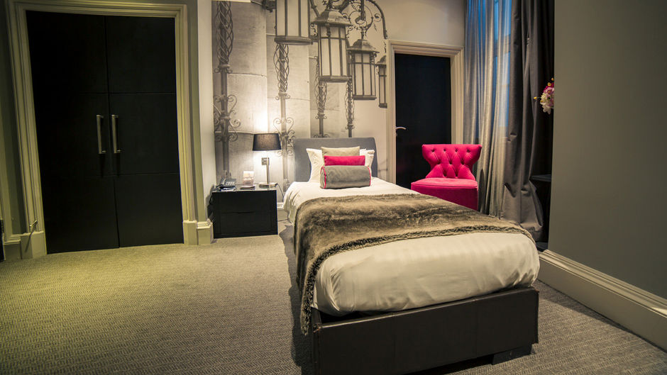 Grey Street Hotel Room