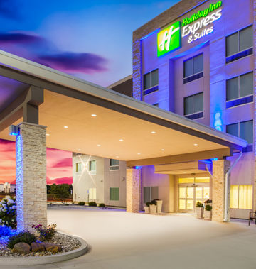 Holiday Inn Express/Suites Litchfield W