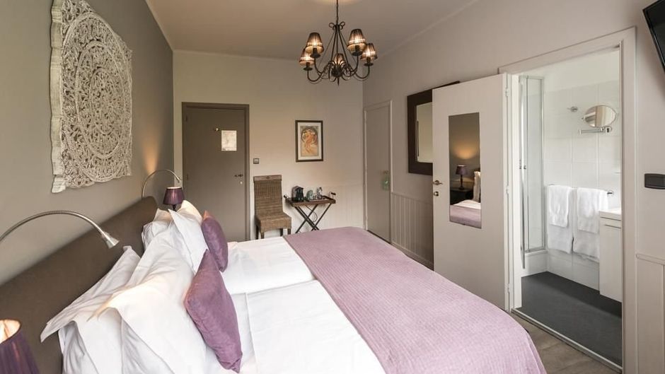Klokkenhof Hotel Room