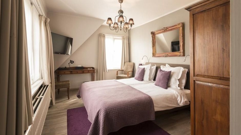 Klokkenhof Hotel Room