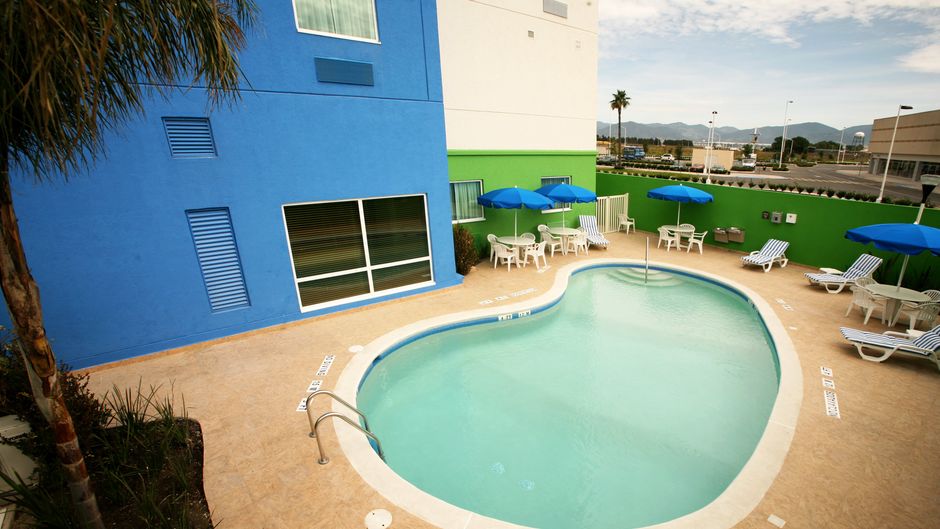 Holiday Inn Express Hotel & Suites Pool