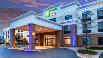 Holiday Inn Express & Suites Cedar Falls