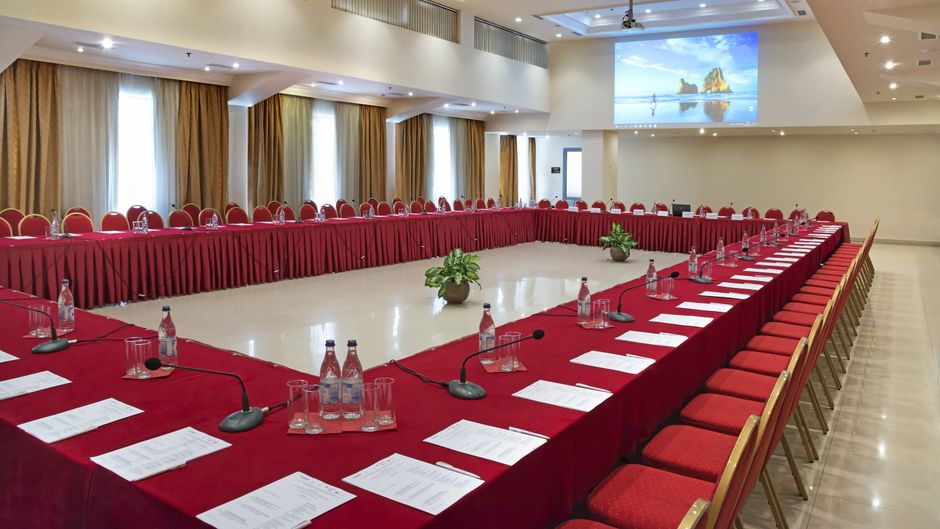 Ani Plaza Hotel Meeting