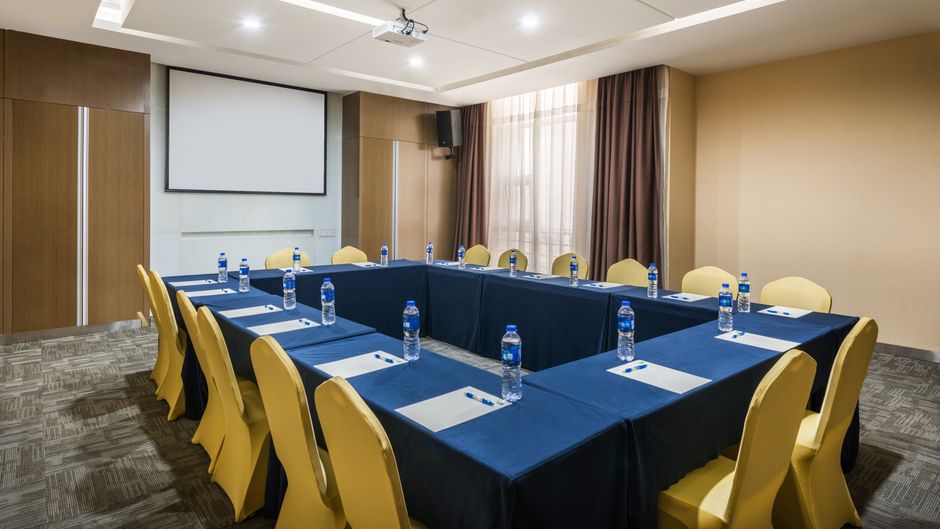 Holiday Inn Express Baoji City Meeting