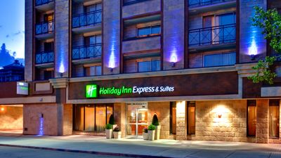Holiday Inn Express & Suites Calgary