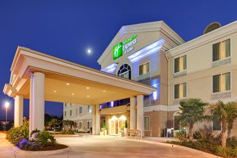 Holiday Inn Express Hotel & Suites