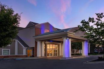 Holiday Inn Express Hotel & Suites