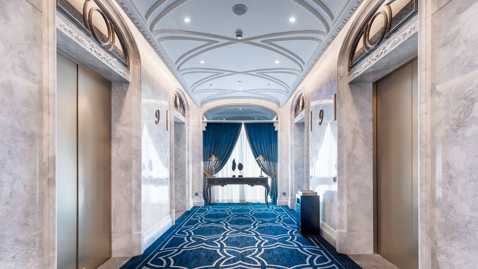 The New Jingli Hotel Lobby