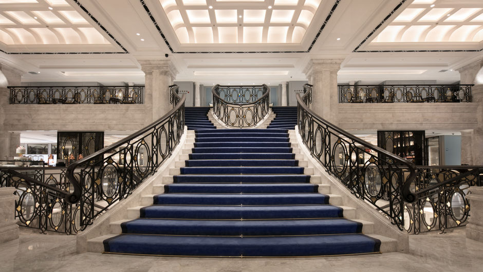 The New Jingli Hotel Lobby