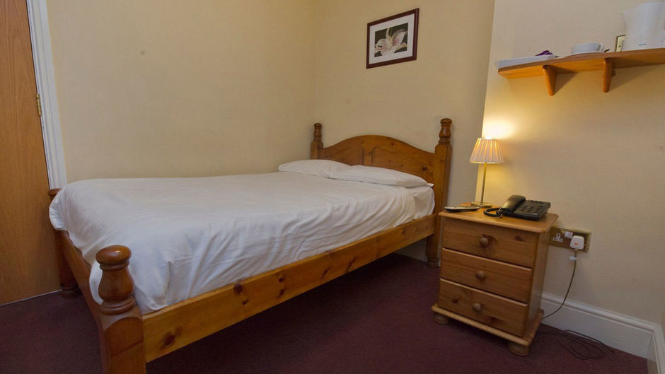 St Andrews Town Hotel Room