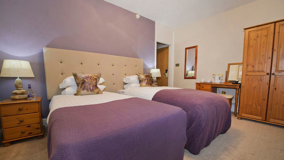 St Andrews Town Hotel Room