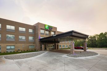 Holiday Inn Express & Suites Portage