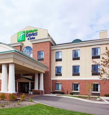 Holiday Inn Express Hotel & Suites