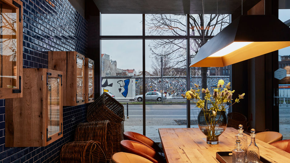 Hotel Indigo Berlin-East Side Gallery Lobby