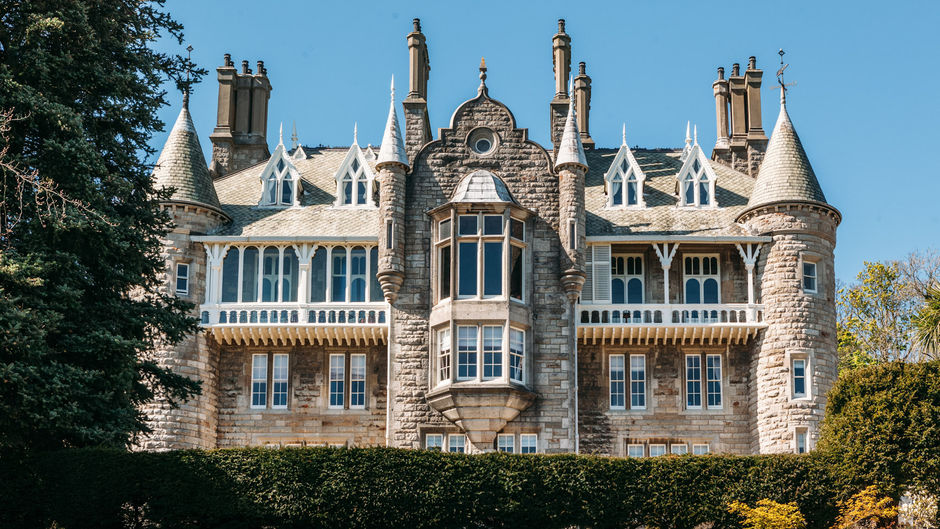 Chateau Rhianfa Exterior