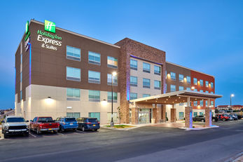 Holiday Inn Express & Suites Loop 375