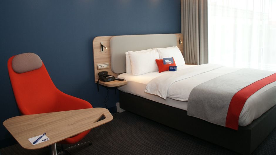 Holiday Inn Express Zurich Airport Room