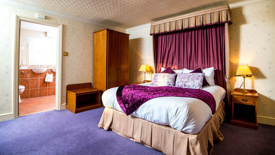 Ivy Bush Royal Hotel Suite