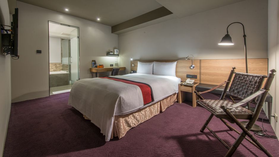 Simple Plus Hotel Room