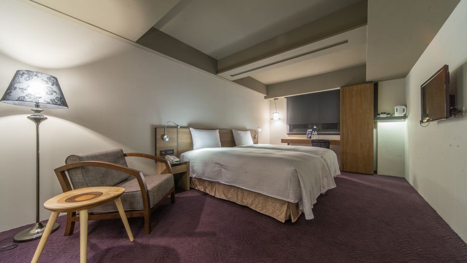 Simple Plus Hotel Room