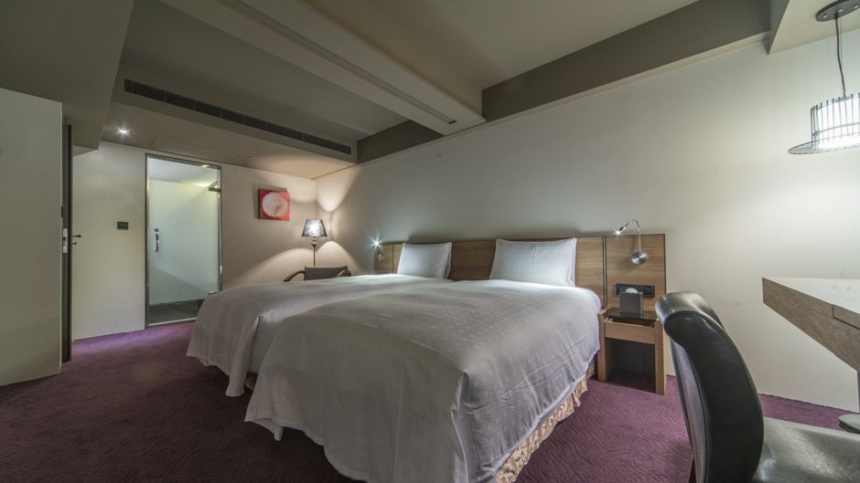 Simple Plus Hotel Room