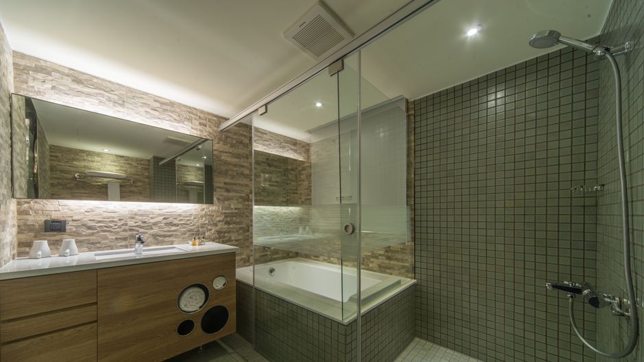 Simple Plus Hotel Room