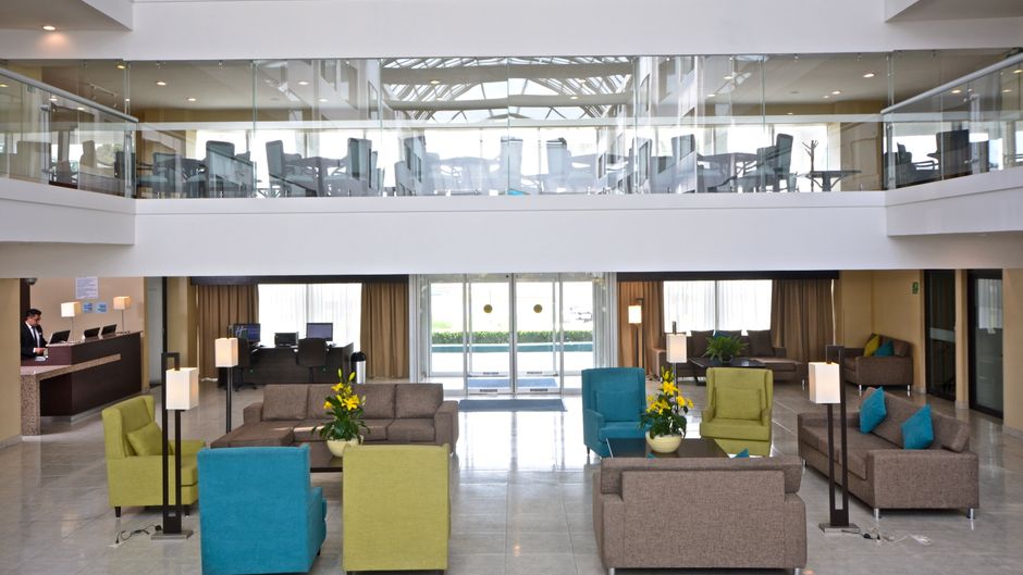 Holiday Inn Express Lobby