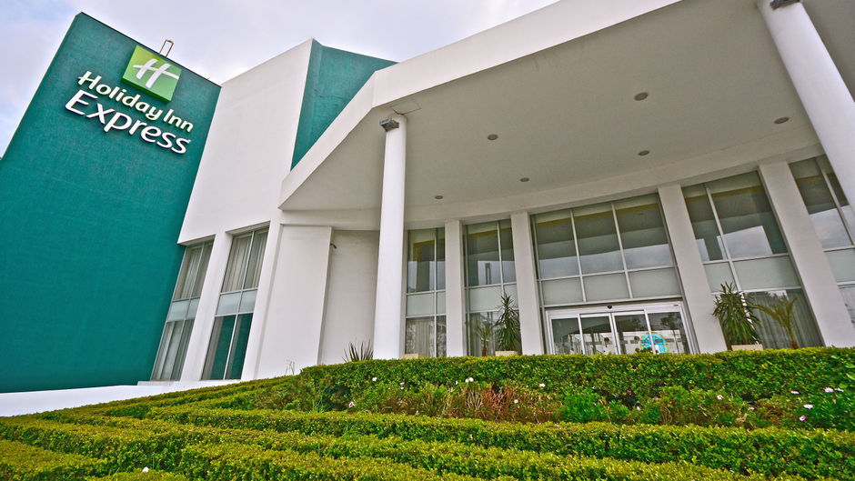 Holiday Inn Express Exterior