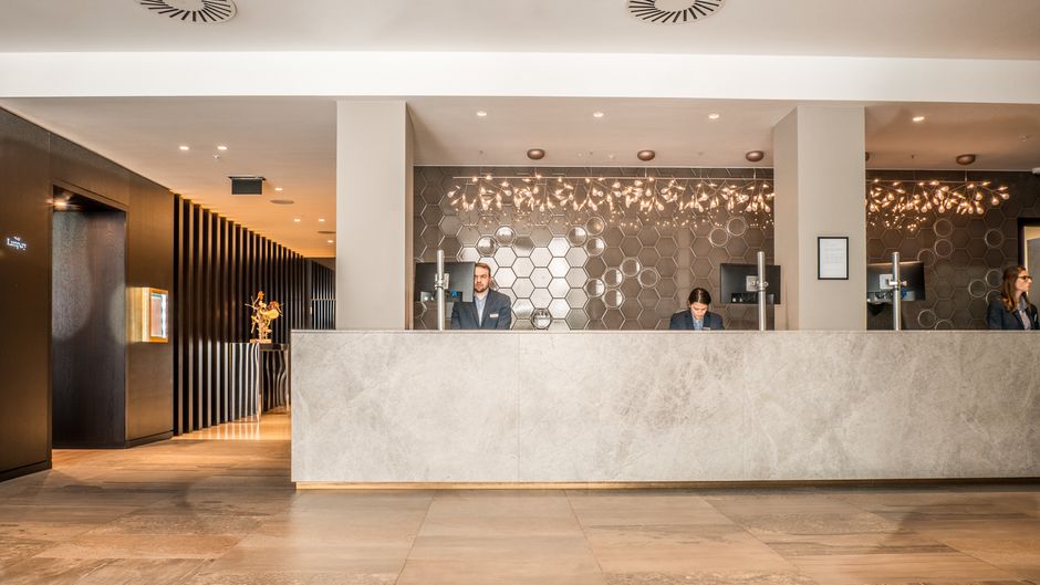 Apex City of London Hotel Lobby