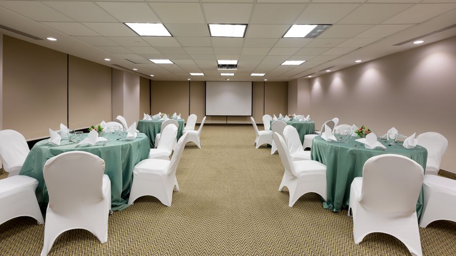Holiday Inn Express Distrito Financiero Ballroom