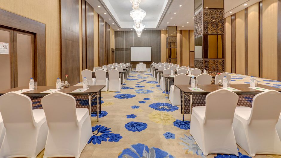 Holiday Inn Kolkata Airport Ballroom