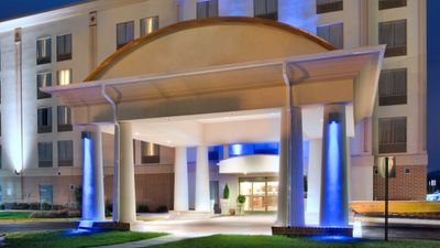 Holiday Inn Express Hotel & Suites