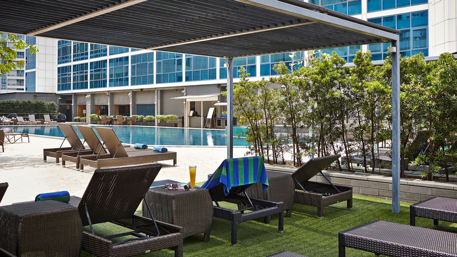 Orchard Hotel Singapore Pool