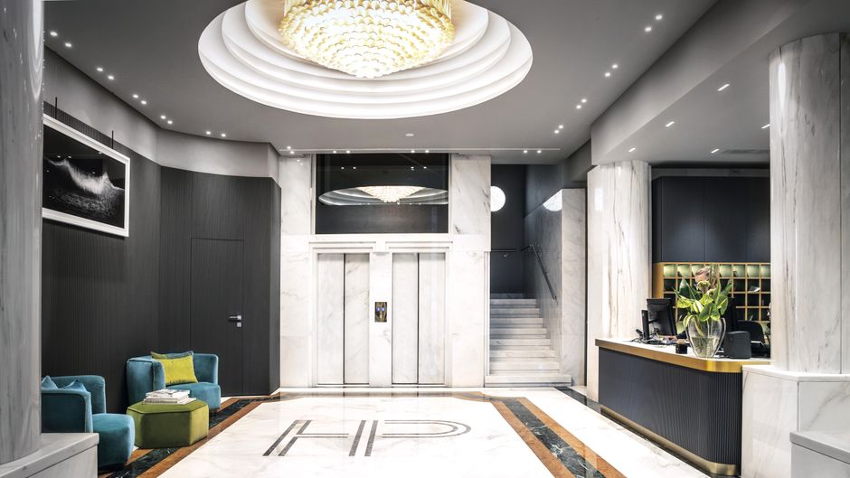 Hotel Plaza & De Russie Lobby