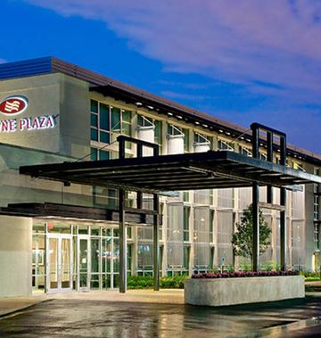 Crowne Plaza Glen Ellyn-Lombard-Downers