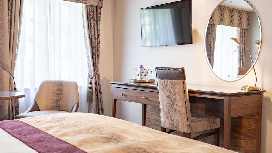 The Swan's Nest Room