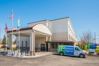 Holiday Inn Express Brook Park