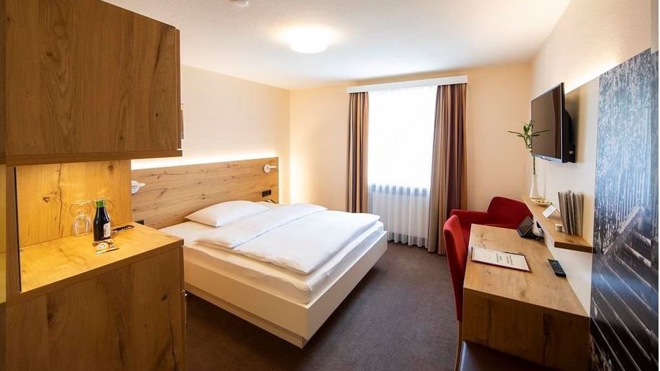 Hotel Ochsen Lodge Room