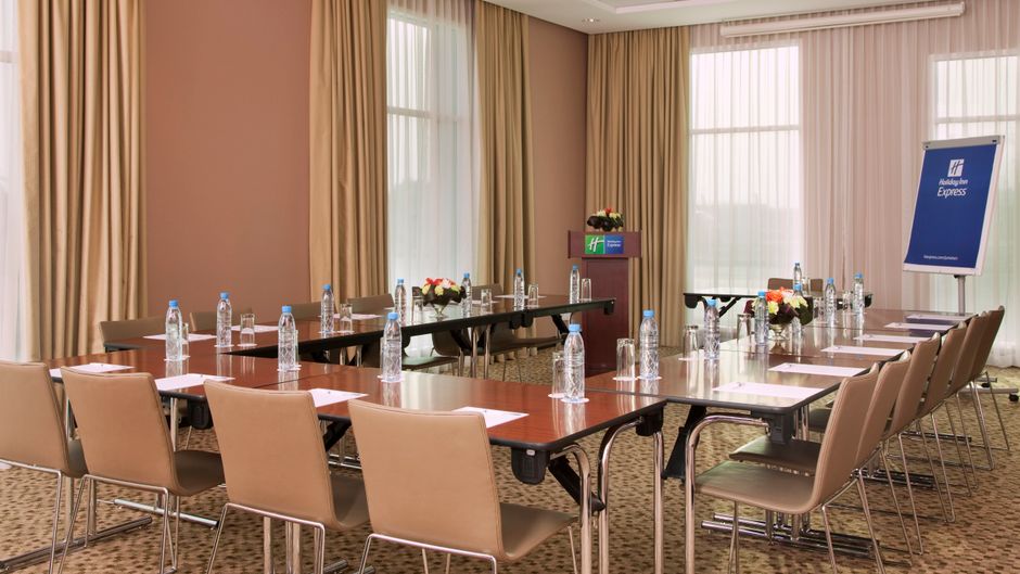 Holiday Inn Express Dubai/Jumeirah Meeting