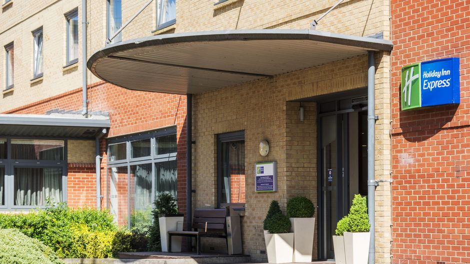 Holiday Inn Express Leicester City Exterior