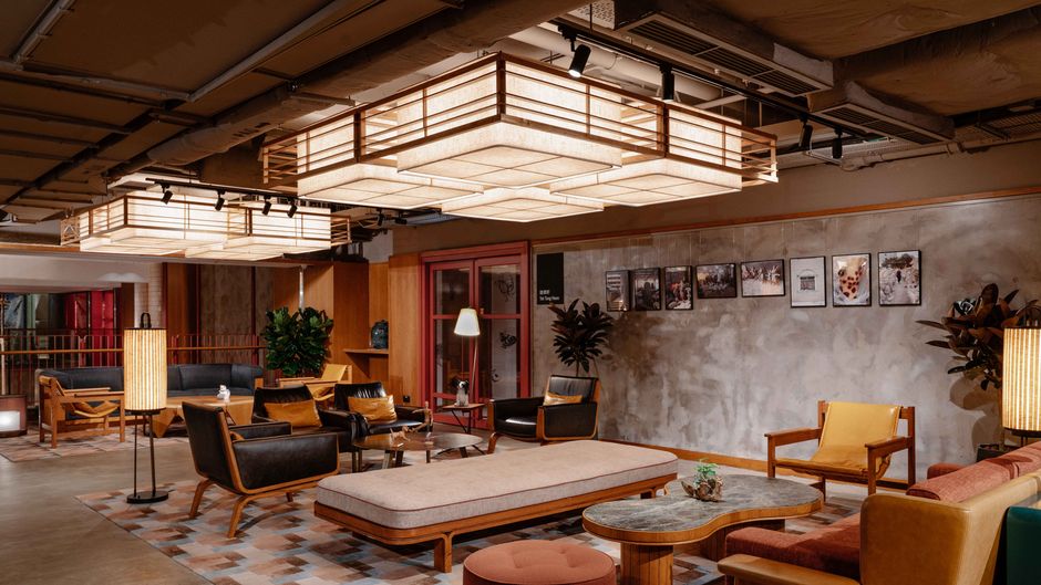 Eaton HK Lobby