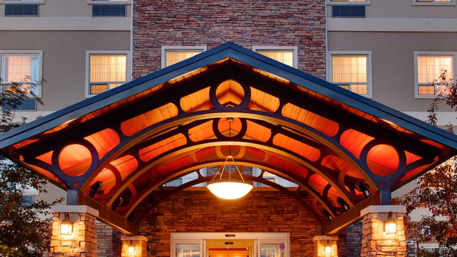 Staybridge Suites Calgary Airport Exterior