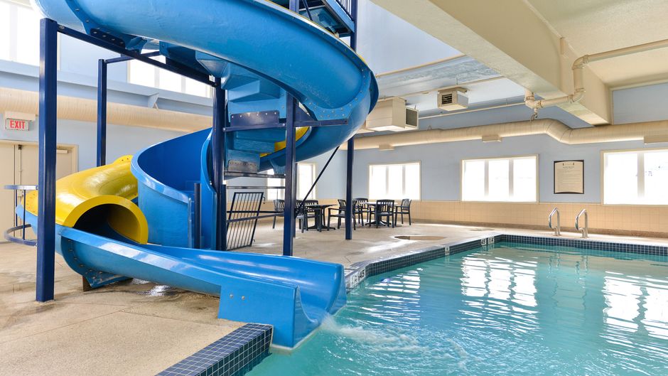 Staybridge Suites Calgary Airport Pool