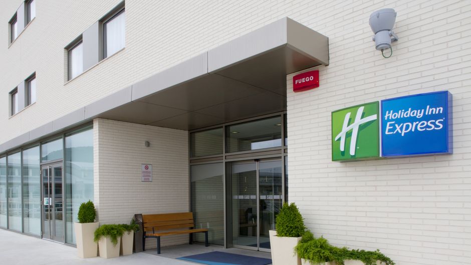 Holiday Inn Express Vitoria Exterior