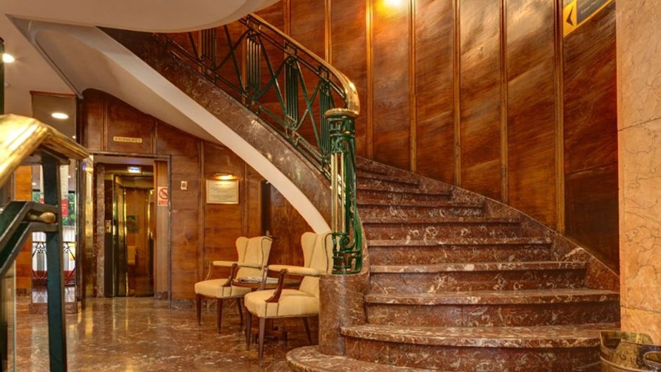 Hotel Hernan Cortes Lobby