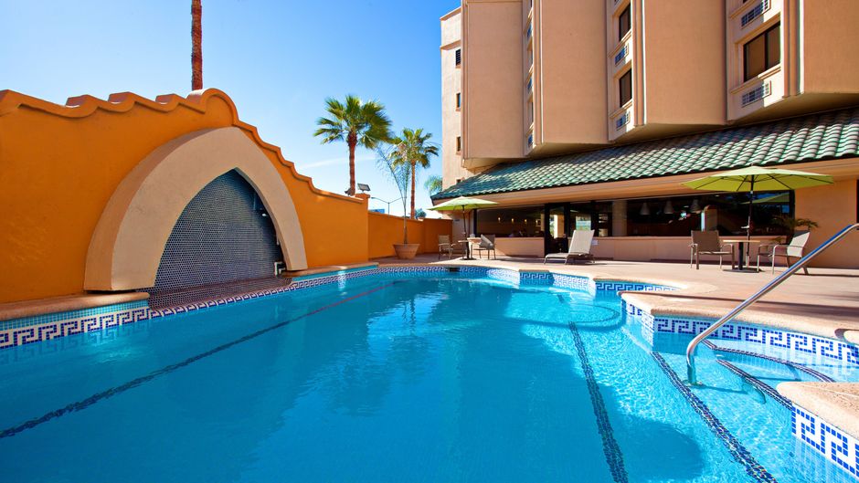 Holiday Inn Tijuana Zona Rio Pool