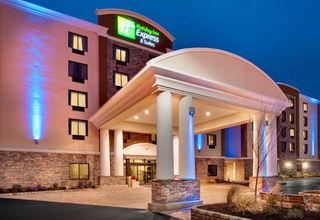 Holiday Inn Express Hotel & Suites